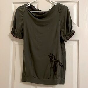 🫒 Dark Green T-Shirt w/ Pin-up Woman Print